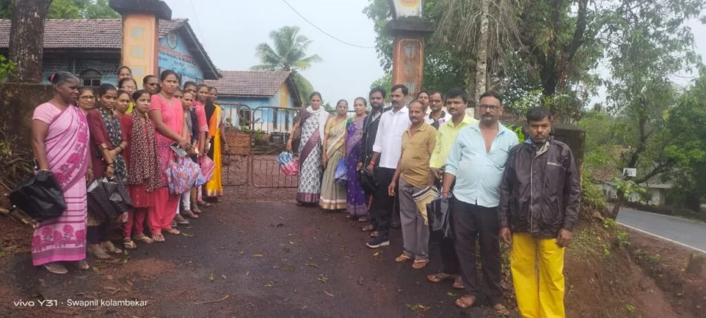 अन्यथा मालवणच्या पंचायत समिती कार्यालयातच शाळा भरवणार ; श्रावण ग्रामस्थ व पालकांचा संताप.
