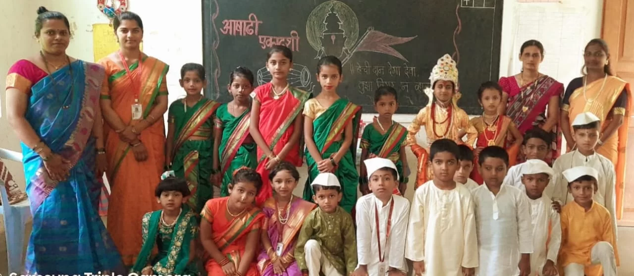 मडुरा येथील व्ही.एन. नाबर इंग्लिश मिडीयम स्कूल मध्ये आषाढी एकादशी झाली साजरी ; वारकरी दिंडी ठरली आकर्षण.