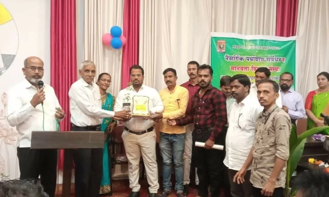 चिंदर सेवा संघाच्या सामाजिक कार्याची घेतली गेली दखल ; नैसर्गिक पर्यावरण संवर्धन व मानवता विकास संस्था सिंधुदुर्ग तर्फे झाला सन्मान.