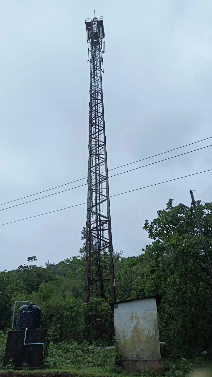 पळसंब मधील बि. एस. एन. एल. (BSNL) भ्रमणध्वनी व दूरसंचार सेवा झाली सुरळीत ; ग्रामस्थ समाधानी. (आपली सिंधुनगरी न्यूज इफेक्ट.)