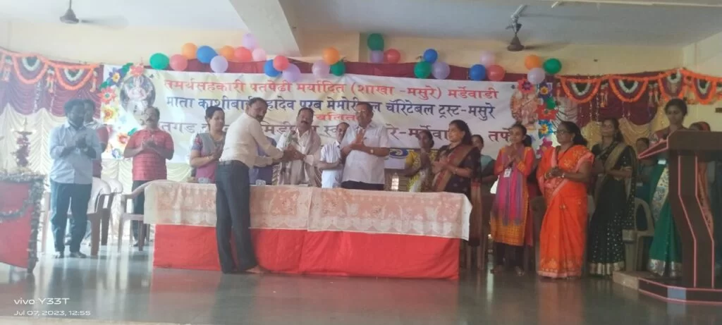 भरतगड इंग्लिश मिडीयम स्कूल येथे गुणवंतांचा सत्कार ; संस्था अध्यक्ष प्रकाश परब यांनी केले विध्यार्थ्यांना विशेष मार्गदर्शन.