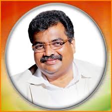पर्यटन जिल्ह्याला वेठीस धरणाऱ्या अधिकारी-ठेकेदारांची चौकशी करा ; पालकमंत्री रविंद्र चव्हाण यांच्या सक्त सूचना.