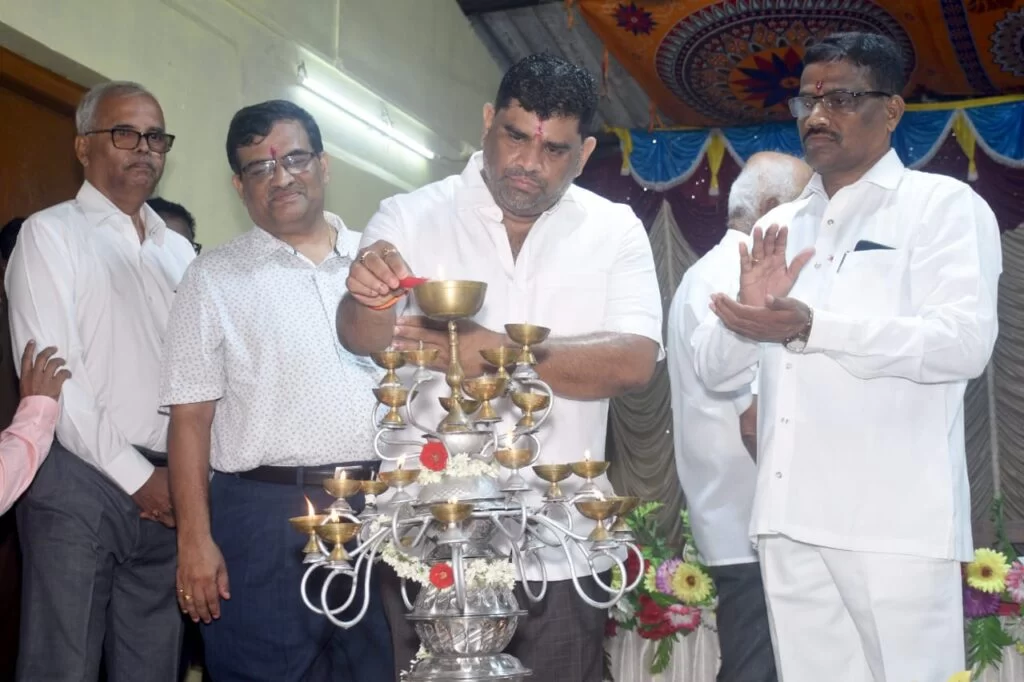 आमदार वैभव नाईक यांनी 'कनेडी गट शिक्षण प्रसारक मंडळ' संस्थेच्या एकत्रीत विचारसरणीची व वाटचालीची केली प्रशंसा ; संस्थेचा ६९ वा वर्धापन दिन सोहळा संपन्न.