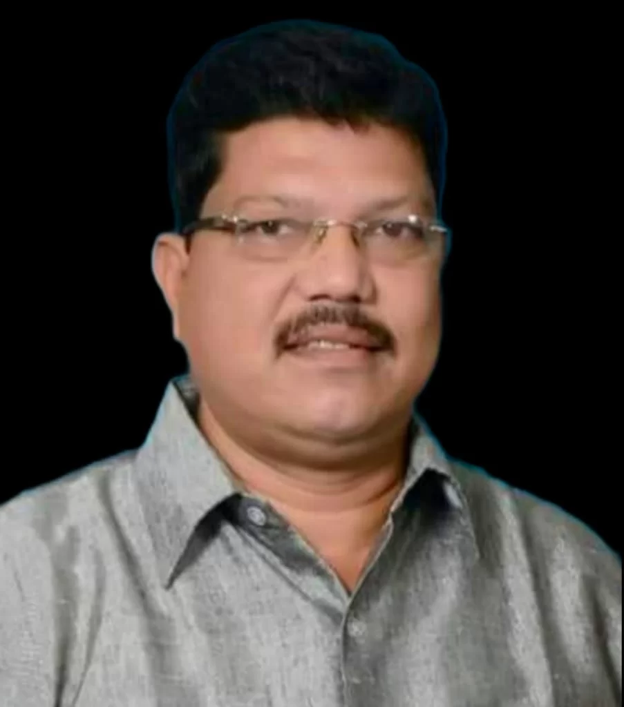 सिंधुदुर्ग जिल्हा माध्यमीक अध्यापक संघाच्या वतीने  जिल्हा परीषद मुख्य कार्यकारी अधिकार्यांना निवेदन.