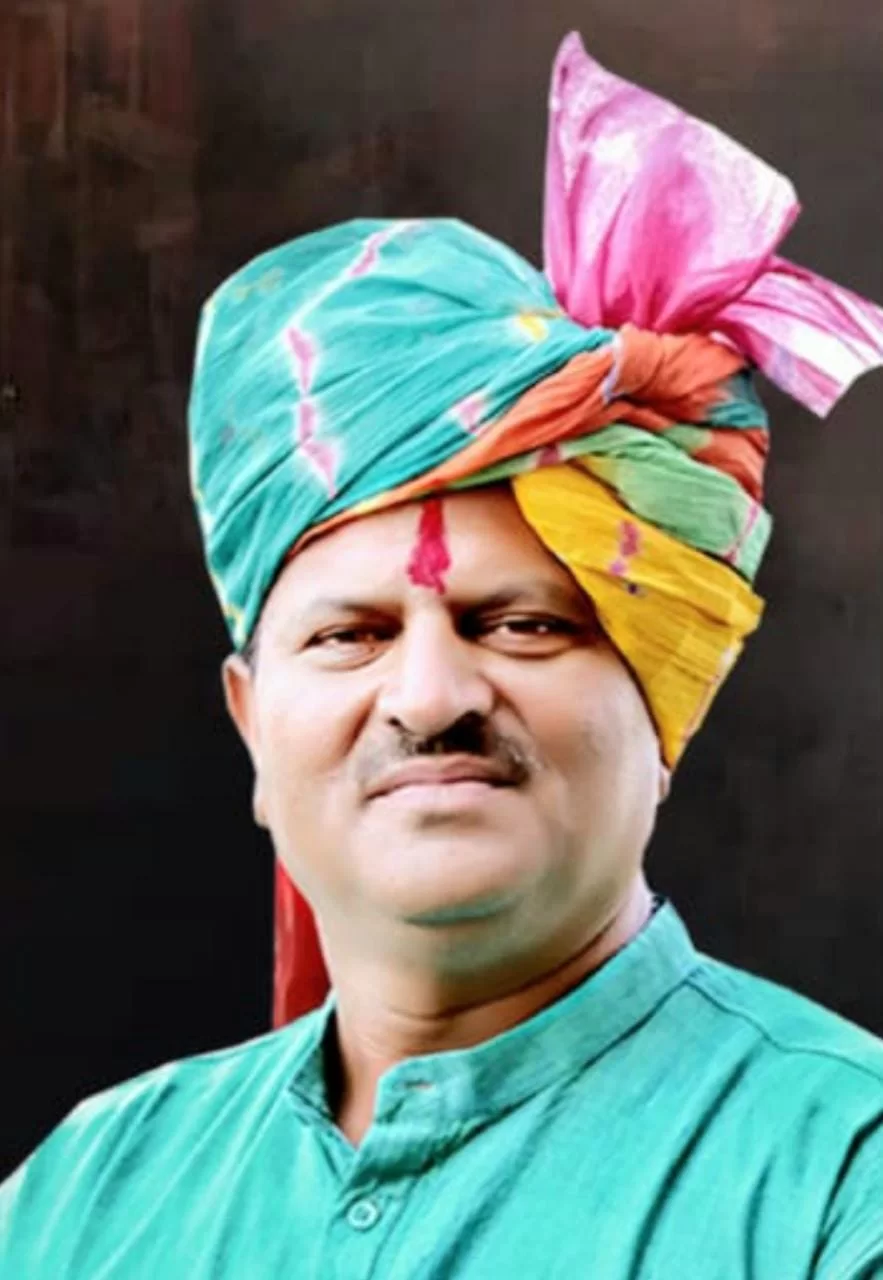 अधिक मासानिमित्त वटवृक्ष मंदिरात विविध धार्मिक कार्यक्रमांचे आयोजन - महेश इंगळेस्वामी दर्शनासोबतच धार्मिक कार्यक्रमांचाही लाभ घेण्याचे महेश इंगळेंनी केले आवाहन.