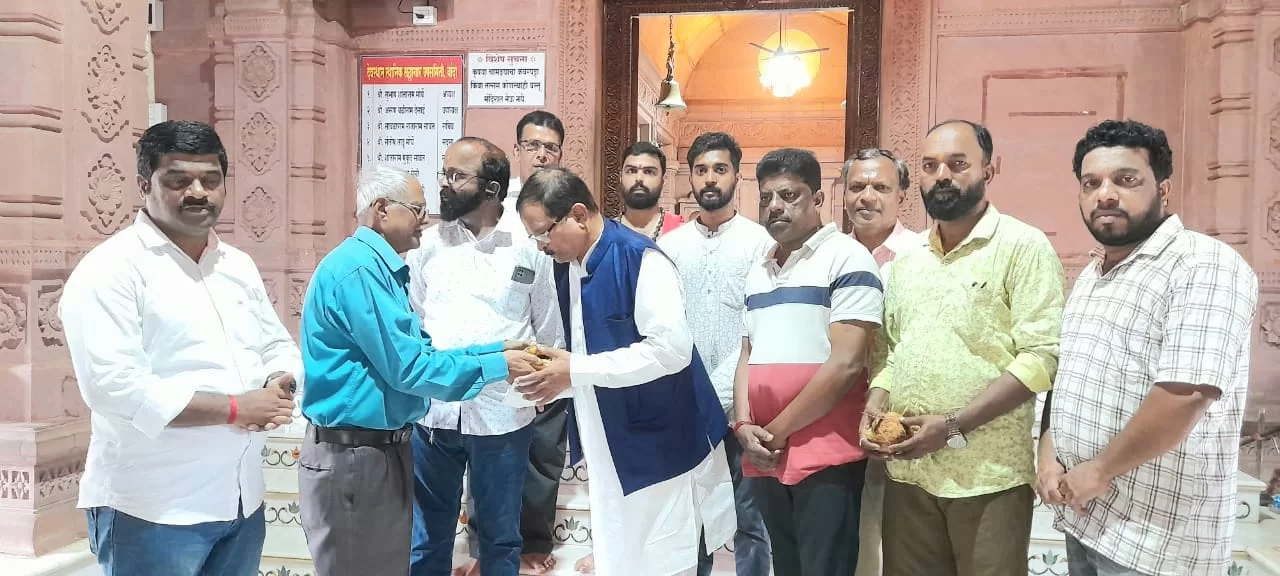 येथील श्री देव बांदेश्वर मंदिराला आज सकाळी केंद्रीय मंत्री श्रीपाद नाईक यांनी घेतले बांदेश्वरात दर्शन