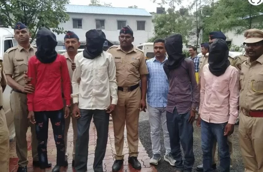 गुप्तधनाच्या हव्यासापोटी ९ वर्षांच्या चिमुकल्या मुलाचा निघृण नरबळी ; ४ संशयित जेरबंद तर १ जण फरार.