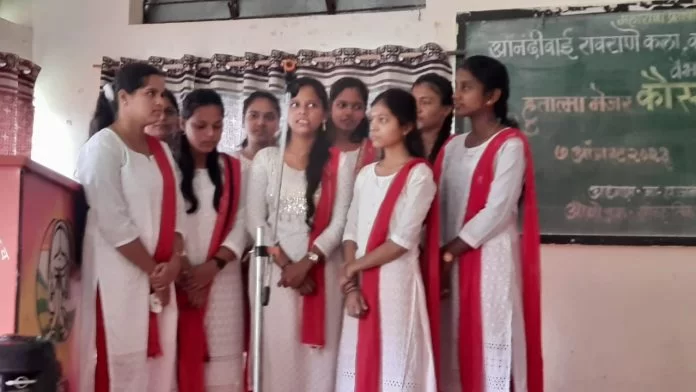 हुतात्मा मेजर कौस्तुभ राणे यांचा स्मृतिदिन सामाजिक कार्यक्रमांनी संपन्न ; ५०० विद्यार्थी - विद्यार्थीनींकडून हुतात्मा मेजर कौस्तुभ राणे यांच्या परिवाराला पाठविण्यात आली ५०० पत्रं..!
