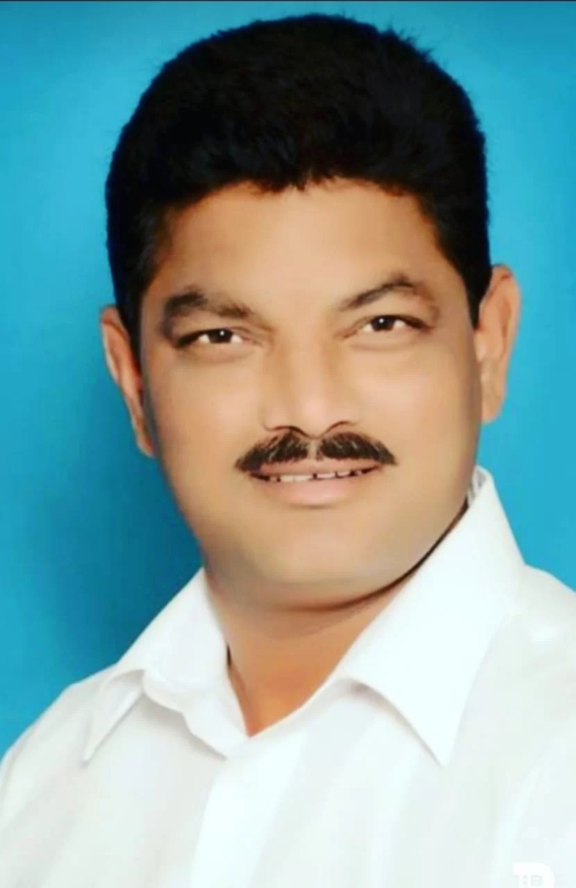 अन्यथा नागरीकांना घेऊन नगरपरिषद येथे आंदोलन करणार ; शिवसेना उ.बा. ठा. पक्षाचे शहरप्रमुख पृथ्वीराज ऊर्फ बाबी जोगी यांचा नगरपरिषद मुख्याधिकारी यांना निवेदनातून इशारा.