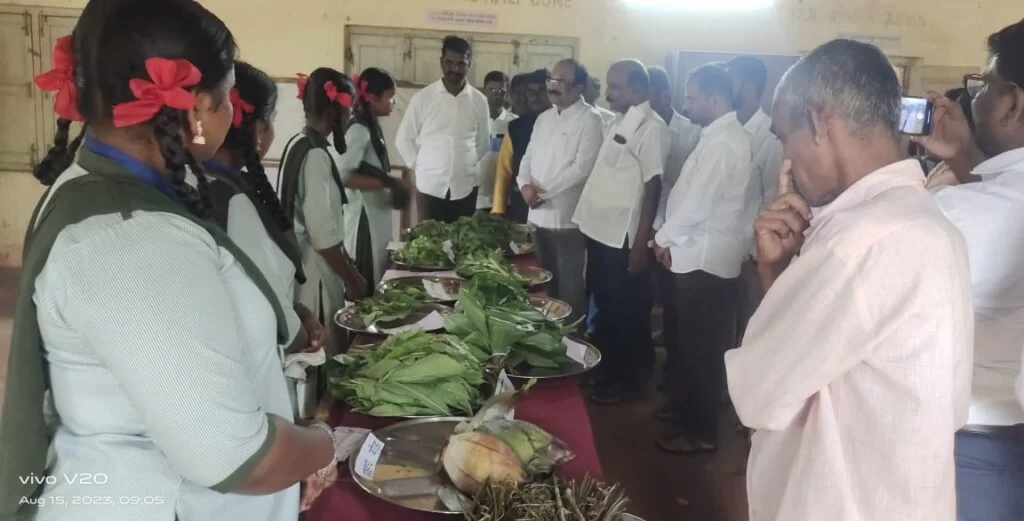 आडवलीतील आर. ए. यादव हायस्कूल मध्ये स्वातंत्र्य दिन सोहळा विविध उपक्रमांनी झाला संपन्न.