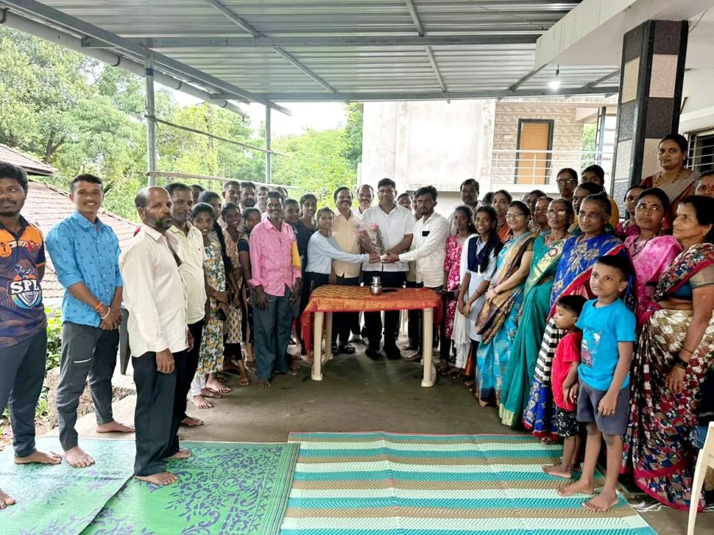 जनेतचा अखंड विश्वास, प्रेम व प्रतिसाद हीच सतत काम करायच्या आशीर्वादाची ऊर्जा आहे ; आ. वैभव नाईक यांनी कुडाळच्या बांव , सोनवडे गांव भेट दोर्यात केले प्रतिपादन.