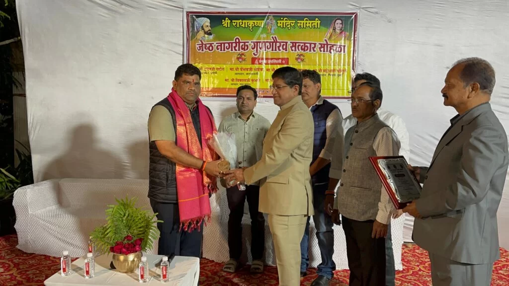 आमदार वैभव नाईक यांच्या हस्ते जेष्ठ नागरिकांचा सत्कार ; बेसा गांवातील श्री राधाकृष्ण मंदिर समितीचे आयोजन.