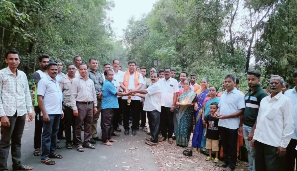 घावनळे विभागात विकास कामांचा धडाका ; आमदार वैभव नाईक यांनी मंजूर केलेल्या विविध विकास कामांची भूमिपूजने संपन्न.