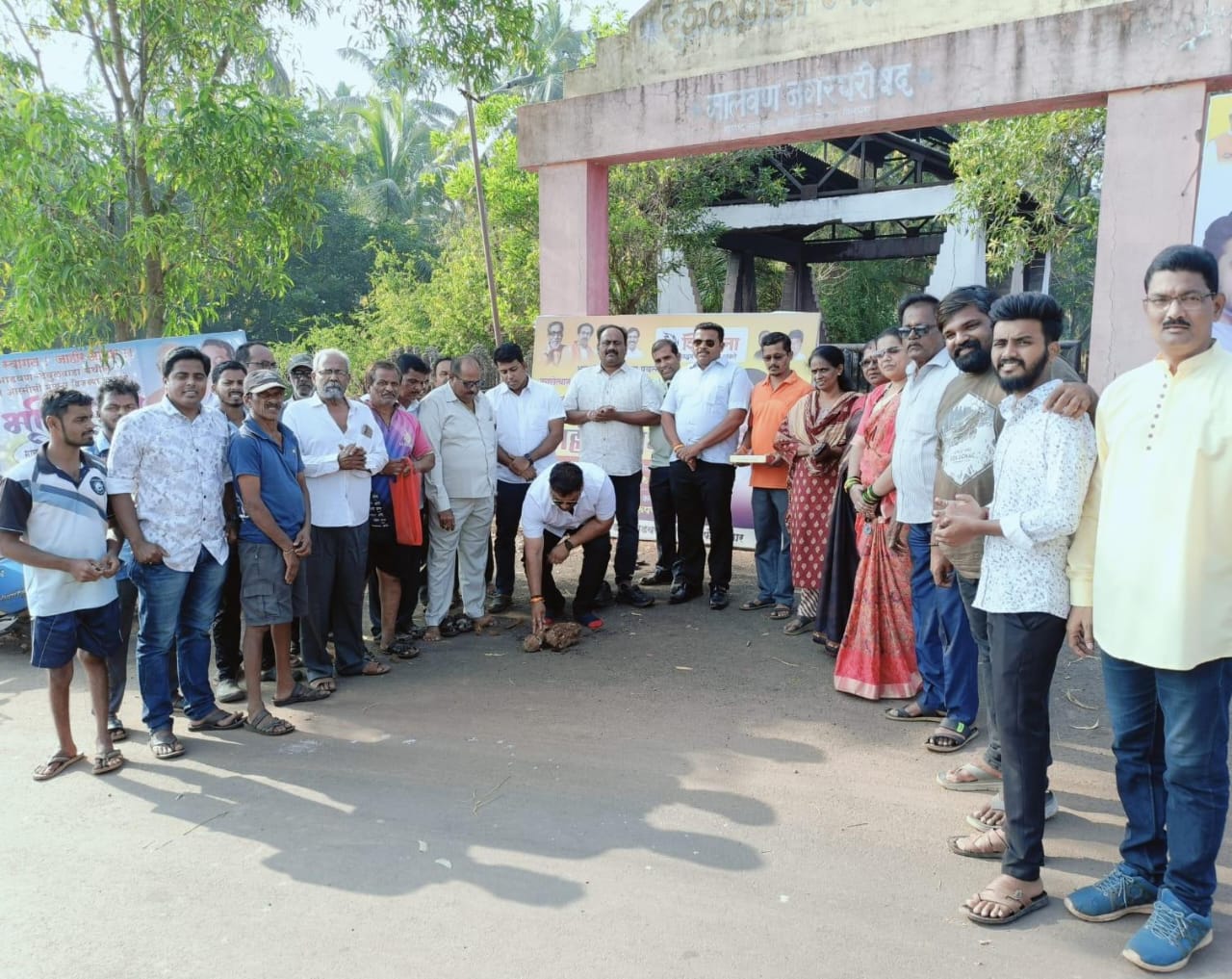देऊळवाड्यातील विविध विकास कामांची आमदार वैभव नाईक यांच्या हस्ते भूमिपूजने संपन्न.
