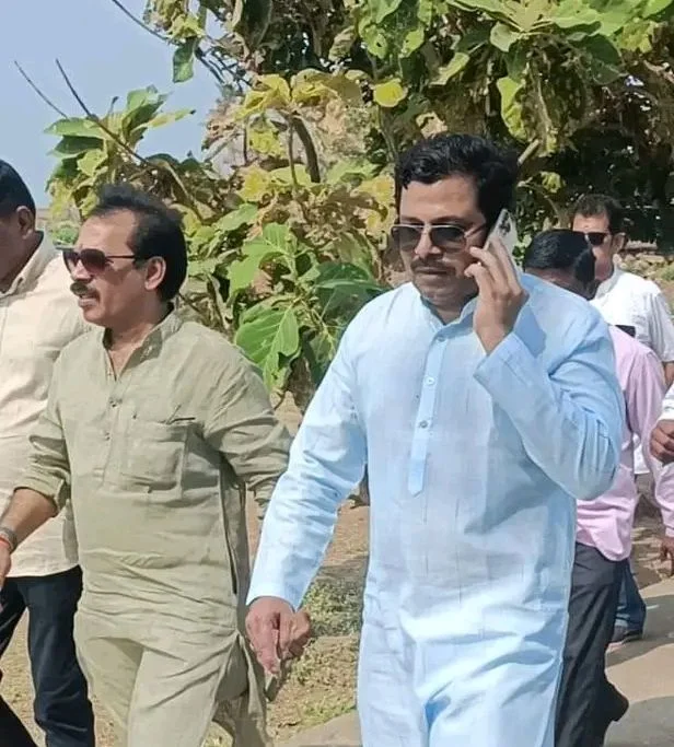 मनसे पक्ष निरीक्षक संदीप दळवी, गजानन राणे आणि विधानसभा संपर्क अध्यक्ष महेश परब उद्यापासून सिंधुदुर्ग जिल्हा दोर्यावर ; अनेक ठिकाणी पक्ष प्रवेश होणार असल्याची जिल्हाध्यक्ष ॲड. अनिल केसरकर यांची माहिती.