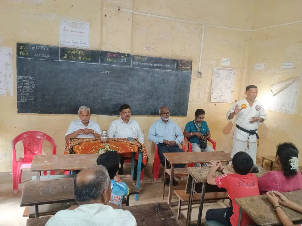 मळगांव इंग्लिश स्कूल येथे कराटे, कीक़ बॉक्सींग, बॉक्सींग, तायक्वांदो प्रशिक्षणाचा शुभारंभ.