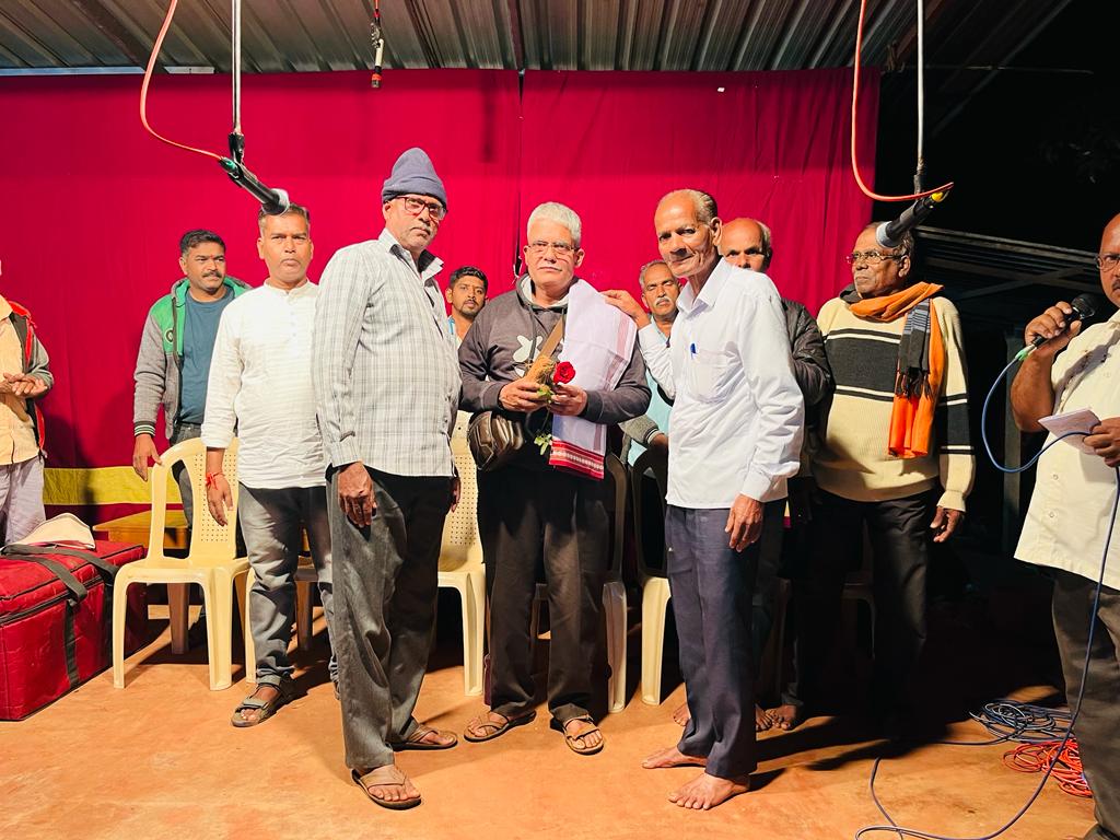 पळसंब गांवचे अथक दातृत्वशिल प्रामाणिक मानकरी श्री श्रीप्रकाश दत्तात्रय तथा अण्णा कापडी यांचा सन्मान ; जत्रोत्सवाचे औचित्य साधून देवस्थान ट्रस्ट तर्फे व्यक्त केल्या गेल्या सद्भावना.