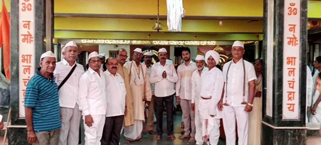 भालचंद्र बाबा महाराज संस्थान, कणकवली यांच्या वतीने पंढरीच्या वारकरी दिंडिला अल्पोपहार सेवा ; वारकर्यांनी व्यक्त केले समाधान.