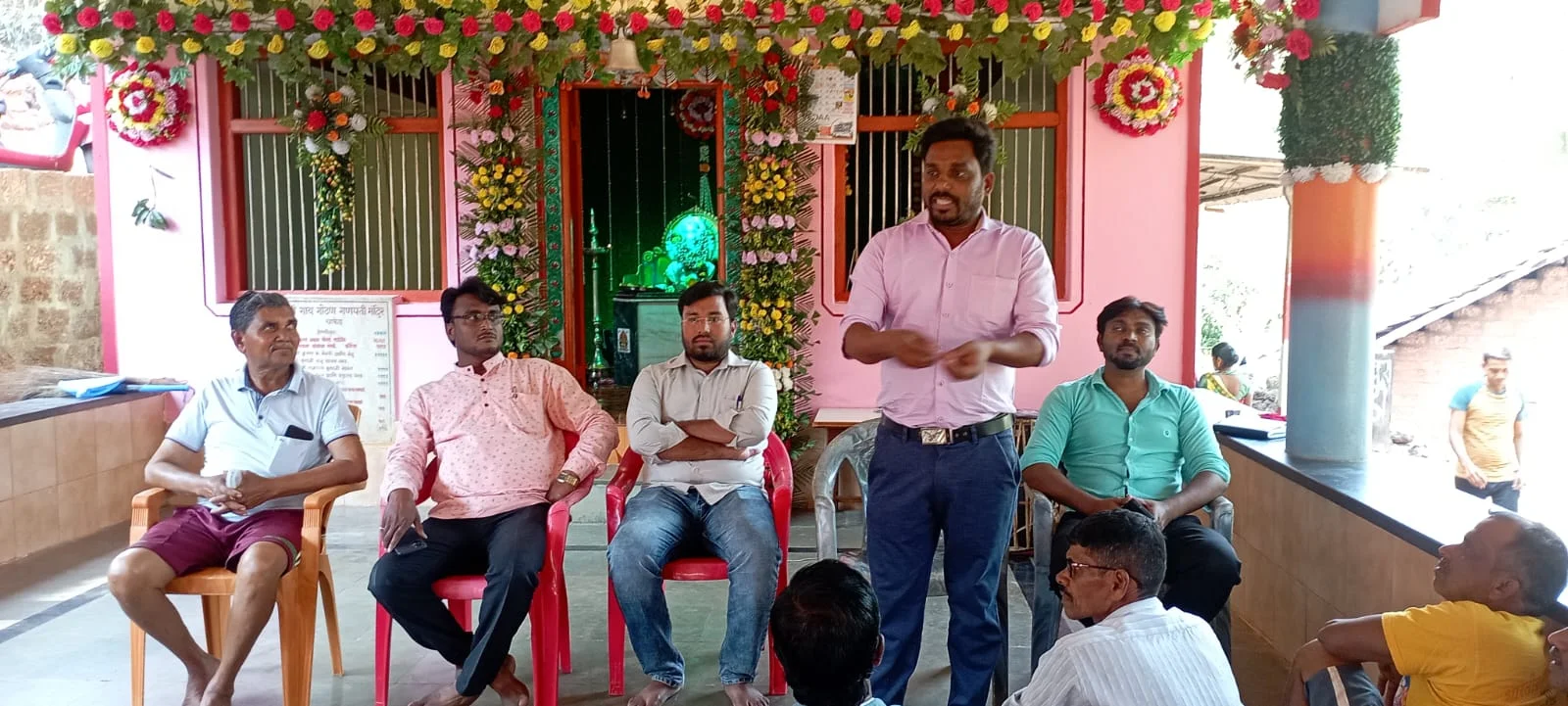 चाफेड येथे नैसर्गिक शेती संदर्भात शेतकरी मार्गदर्शन सभा.