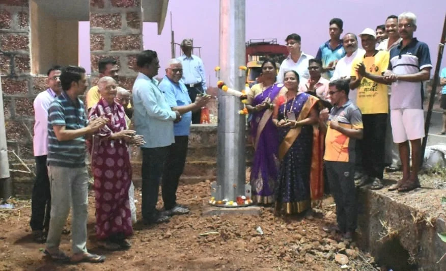 मुणगे तिठा उजळला हायमास्टच्या प्रकाशात ; आमदार नितेश राणे यांचे मानले ग्रामस्थांनी आभार.