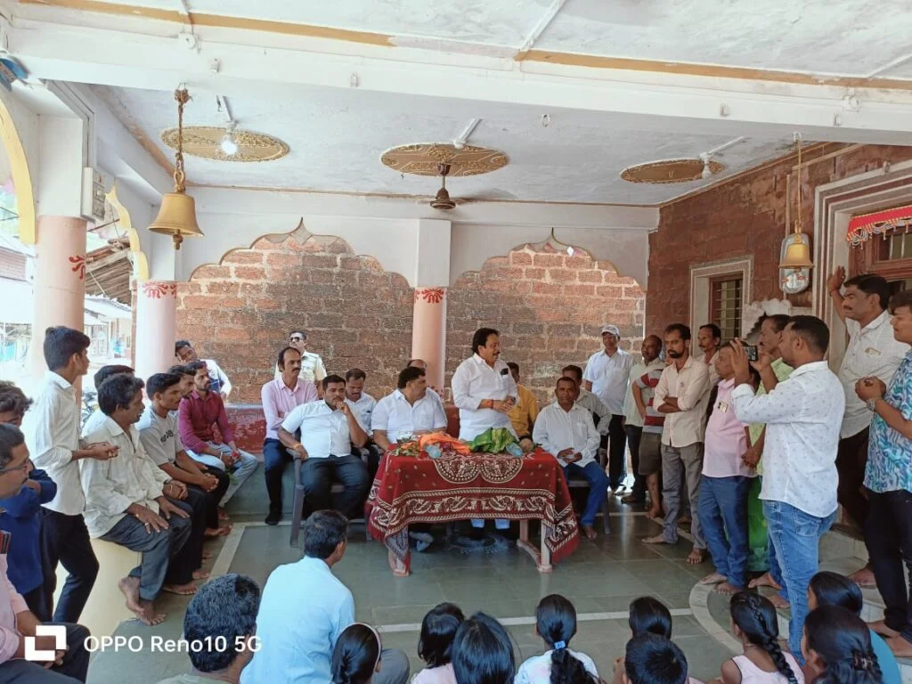 आमदार वैभव नाईक यांनी मंजूर केलेल्या ६ कोटी १० लाखाच्या चिंदर तेरई जोड रस्त्याचे केले भूमिपूजन संपन्न.