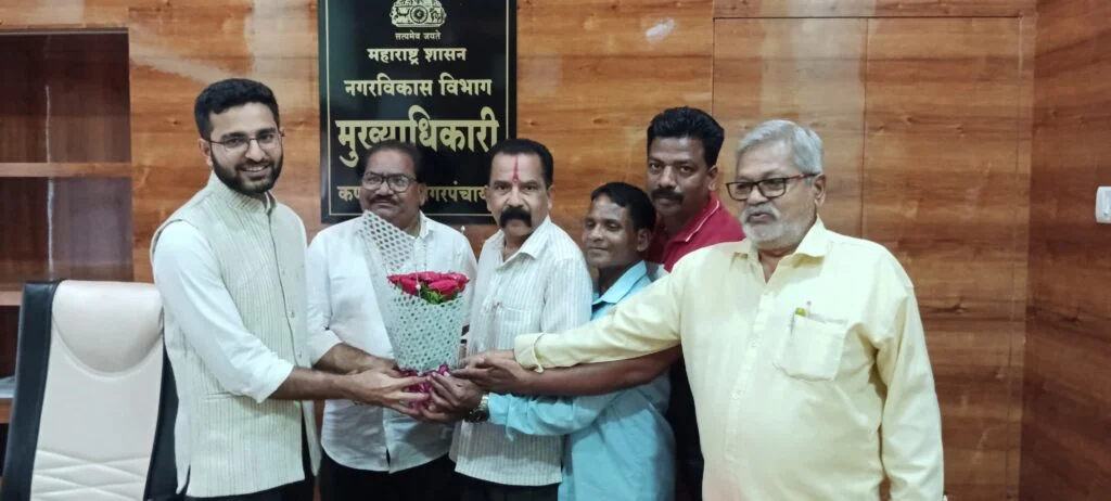 कणकवली नगरपंचायत प्रभारी मुख्याधिकारी श्री विशाल खत्री यांची माऊली मित्र मंडळांने घेतली सदिच्छा भेट.