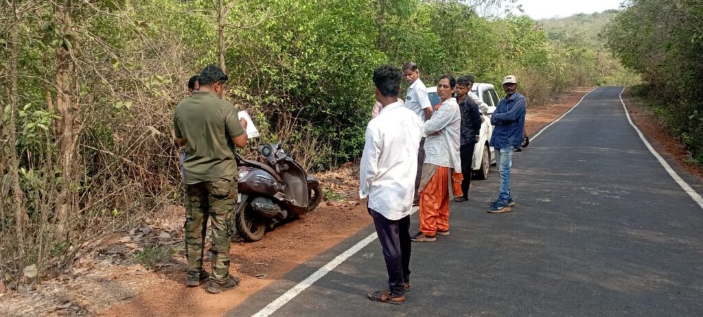 गवा रेड्याच्या हल्ल्यात जबर जखमी झालेल्याची वनविभागाने घेतली तातडीने दखल ; घटनास्थळी जाऊन केला पंचनामा.