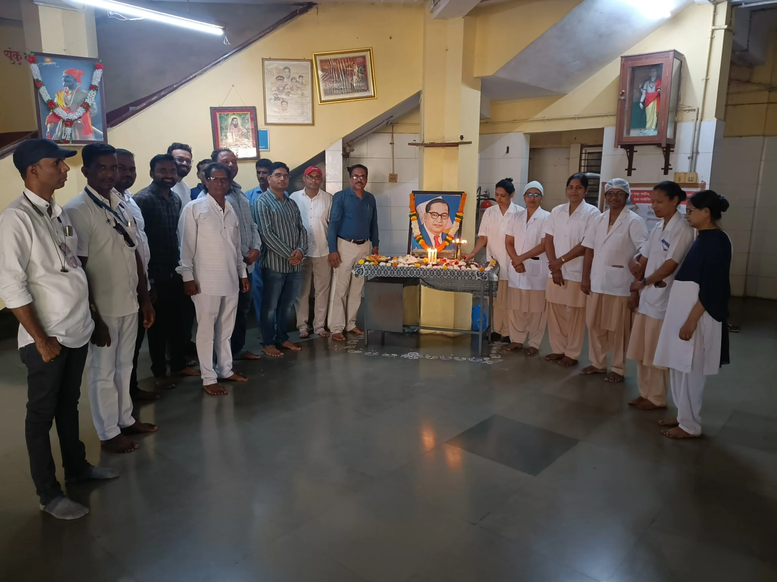 कणकवली उपजिल्हा रुग्णालयात भारतरत्न डॉ. बाबासाहेब आंबेडकर यांना १३३ व्या जयंतीनिमित्त अभिवादन.
