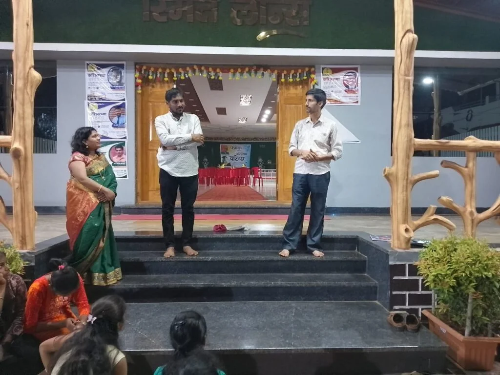 तळेरेतील करीअर मार्गदर्शन कार्यशाळेत मान्यवरांचे मार्गदर्शन.