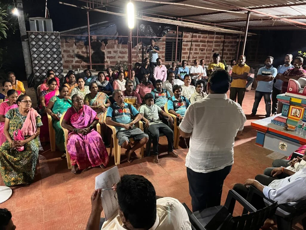 मालवण तालुक्यात खासदार विनायक राऊत यांच्या प्रचारार्थ आमदार वैभव नाईक यांच्या विविध ठिकाणी खळा बैठका संपन्न.
