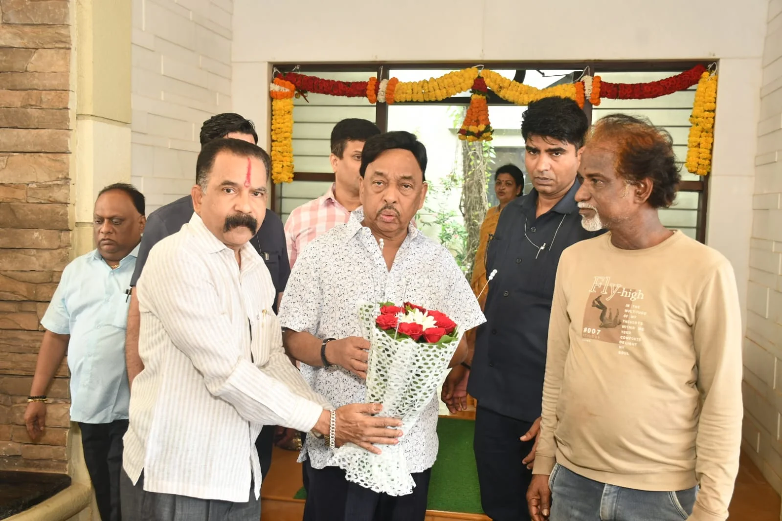 समाजसेवक राजेंद्र मनोहर पेडणेकर यांनी खासदार नारायणराव राणे यांची घेतली भेट.