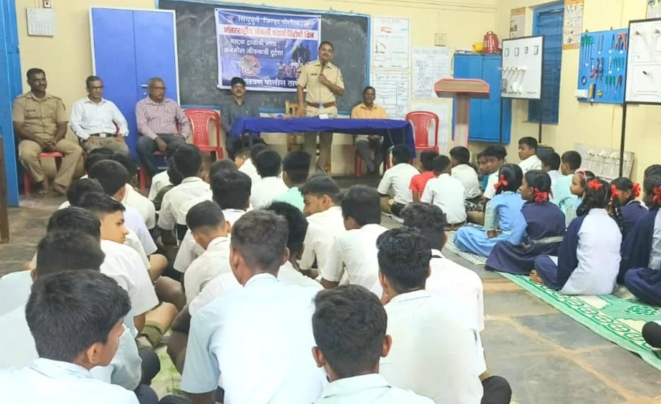 व्यसनापासून दूर तोच खरा शूर ; मालवण पोलीस निरीक्षक प्रवीण कोल्हे यांचे मसुरेत विद्यार्थ्यांना मार्गदर्शन.