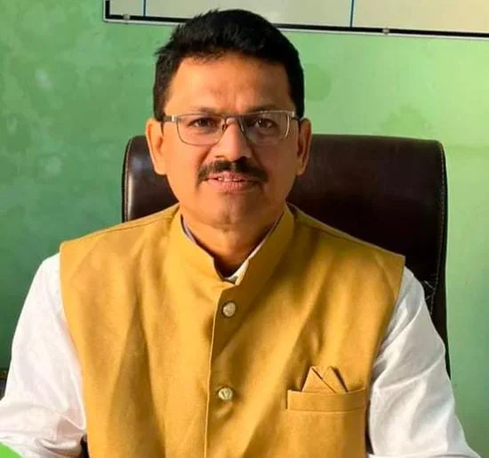 कट्टा येथील वराडकर हायस्कूलचे मुख्याध्यापक प्रा. श्री. संजय नाईक यांचे आकस्मिक निधन.