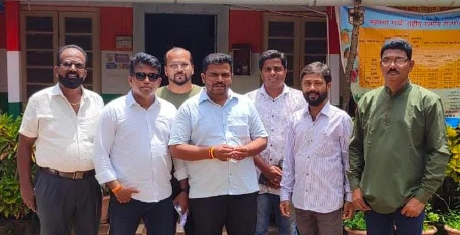 'आपला दवाखाना' कार्यान्वीत न झाल्यास आंदोलन : शिवसेना ( उ. बा.  ठा. ) तालुकाप्रमुख हरी खोबरेकर.
