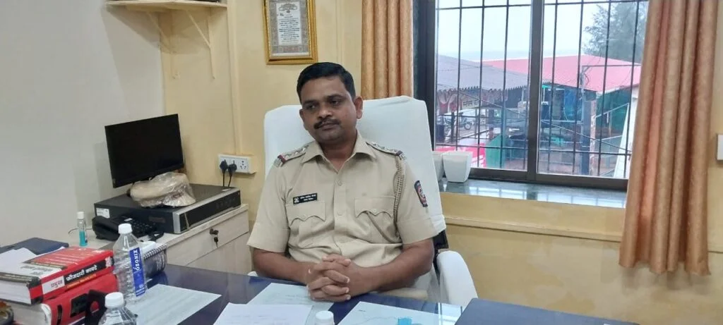 मातृत्व आधार फाऊंडेशनच्या सदस्यांनी प्रभारी पोलिस निरीक्षक प्रवीण कोल्हे यांची घेतली भेट..!