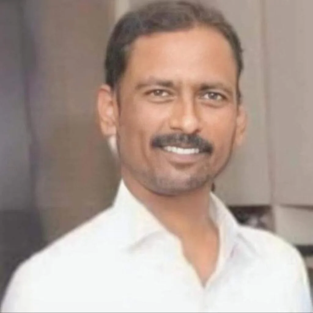 वेरली गांवचे सुपुत्र श्री. सुरेश मापारी केले पंतप्रधान नरेंद्र मोदी यांचे स्वागत..!