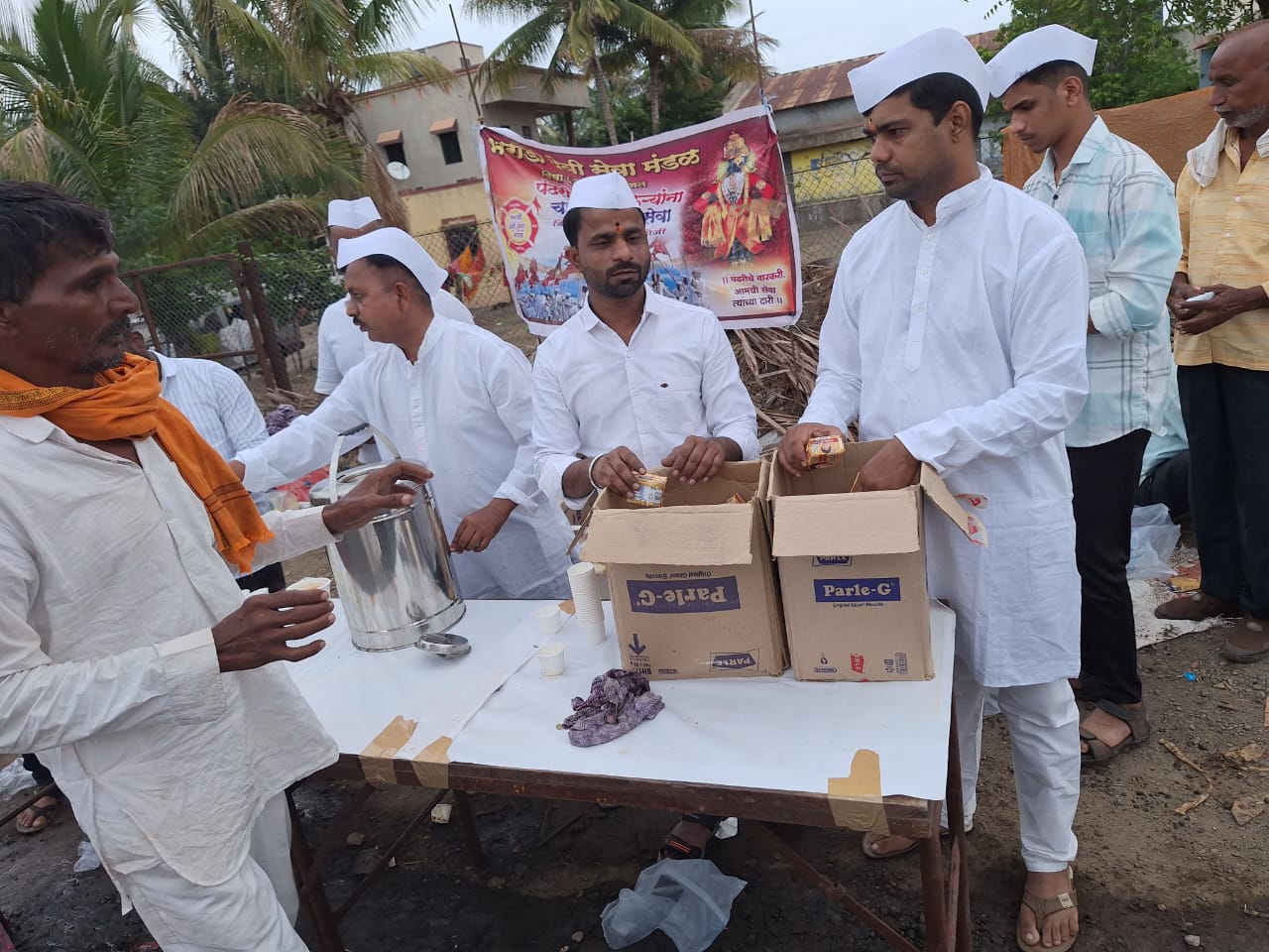 मसुरेचा सुपुत्र रुपेश दुखंडे वारकऱ्यांच्या सेवेला…!