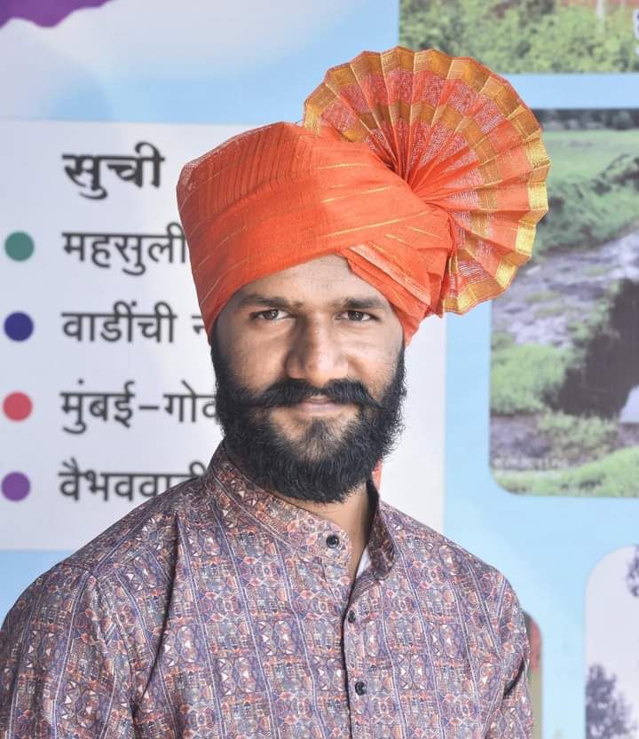 तांदळाच्या दाण्यावर साकारले श्री. देव विठ्ठल…!