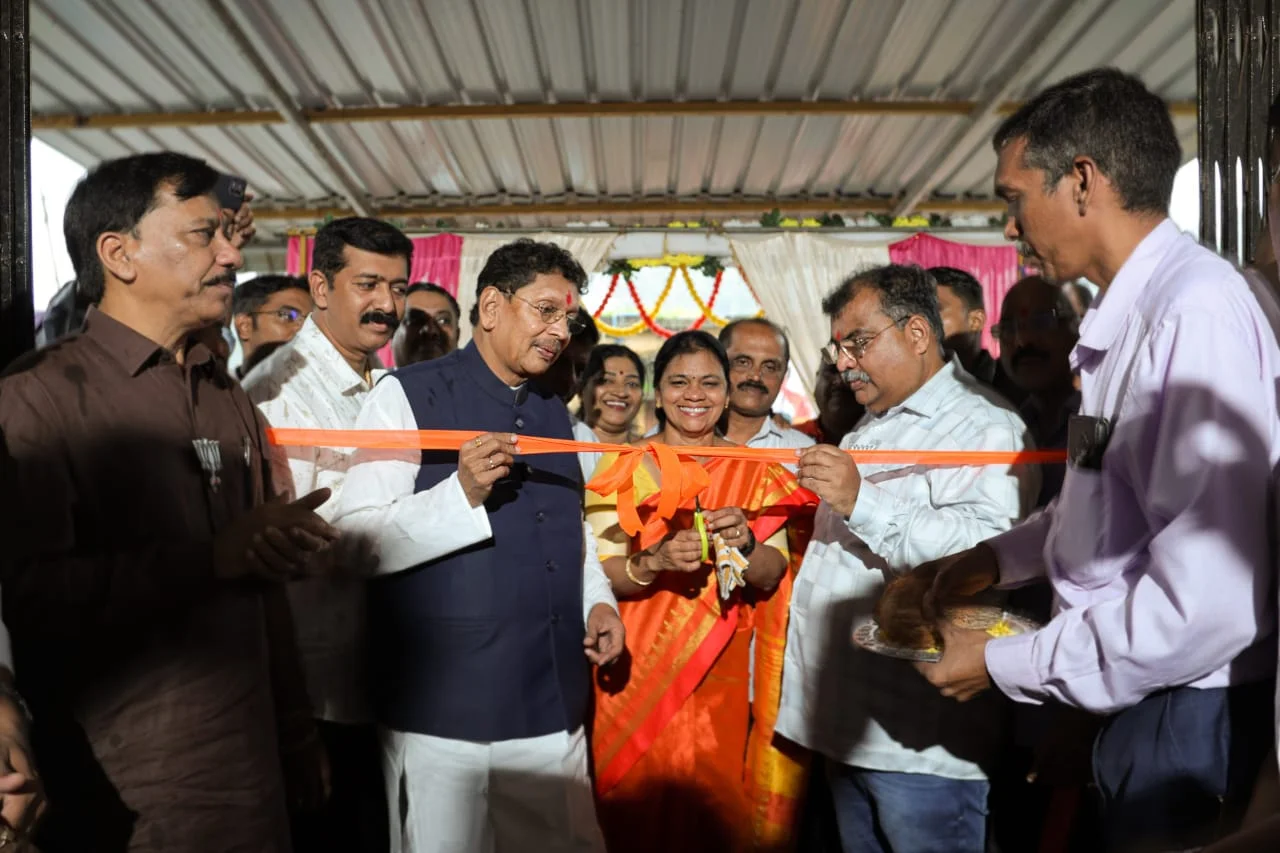 बांदा आळवाडी येथे उभारलेल्या सुसज्ज मच्छी मार्केट इमारतीचा लोकार्पण सोहळा ना. रवींद्र चव्हाण यांच्या हस्ते संपन्न