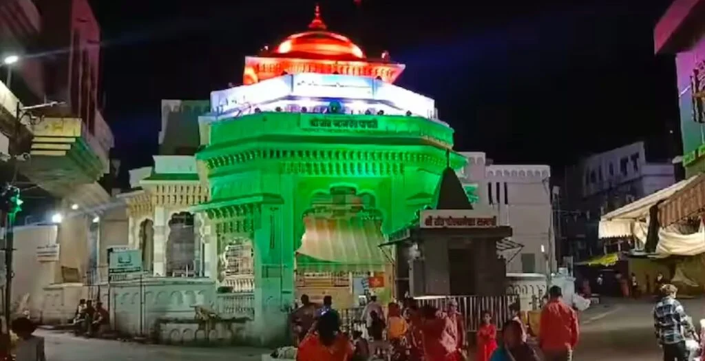 पंढरीत भक्ती अन् देशभक्तीचा संगम; तिरंग्यात नटलेल्या उजनी धरणाचंही मनमोहक दृश्य