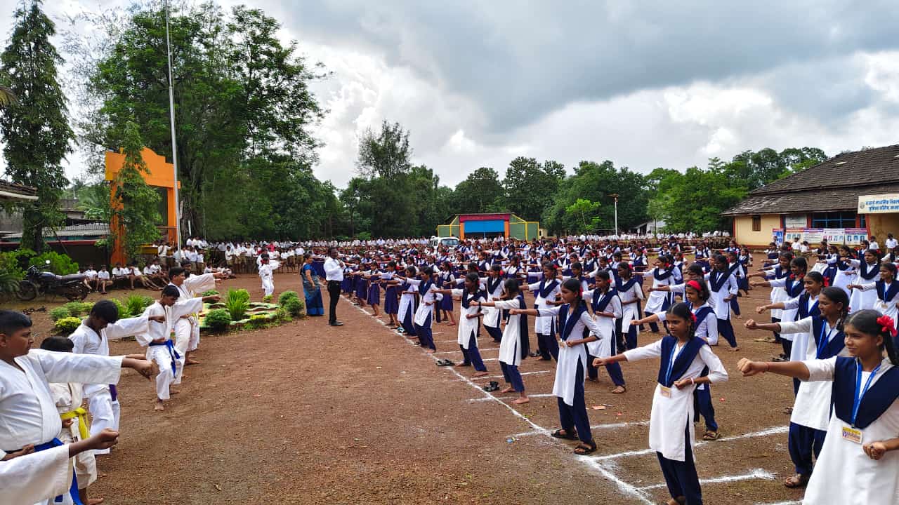 सिंधुदुर्ग जिल्ह्यात मुलींना स्वसंरक्षणाचे धडे देऊन 'राष्ट्रीय क्रीडा दिन' साजरा...
