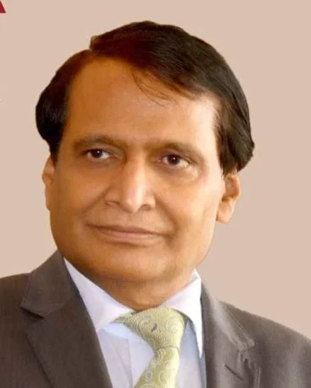 मानवता विकास परीषदेचे संस्थापक अध्यक्ष श्रीकांत सावंत यांनी केले माजी केंद्रीय मंत्री सुरेश प्रभू यांचे अभिनंदन.