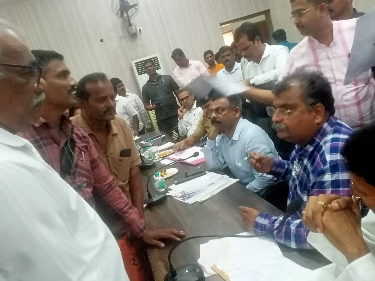 मळगांवातील पाणी प्रश्न सोडविण्यासाठी लघु धरणाची मागणी.