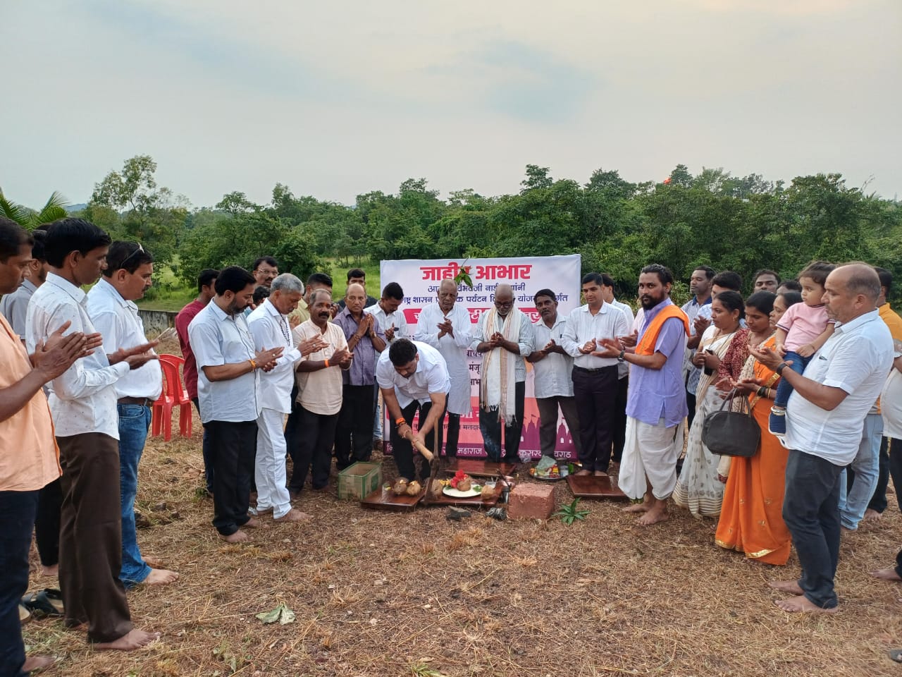वराड येथील प. पू. श्री राणे महाराज मठ येथे आमदार वैभव नाईक यांच्या माध्यमातून भक्त निवास आणि हॉलची उभारणी.