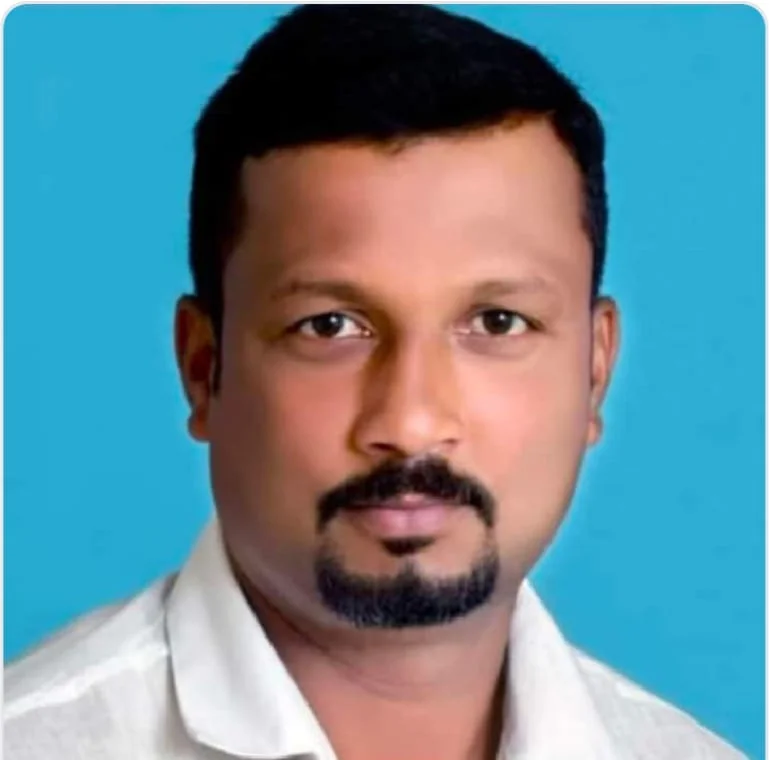 हाताला धरून समाजकारण शिकवणाऱ्या गुरु समान नवलराज काळे यांच्यावर नवनाथ झोरे यांनी टीका करणे हास्यास्पद.