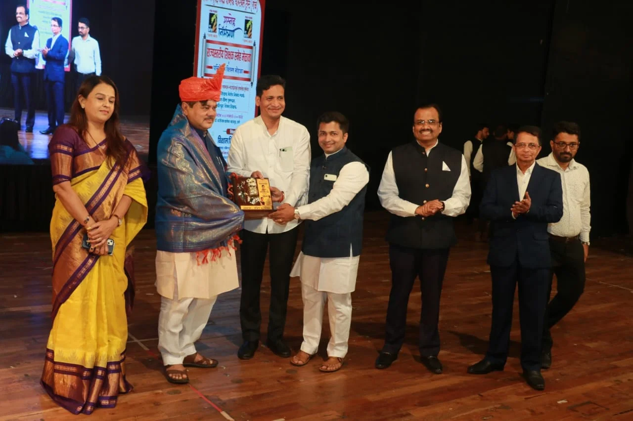 युवा पिढीला मार्गदर्शन करणाऱ्या शिक्षकांचा सन्मान महत्त्वाचा : आमदार प्रवीण दरेकर
