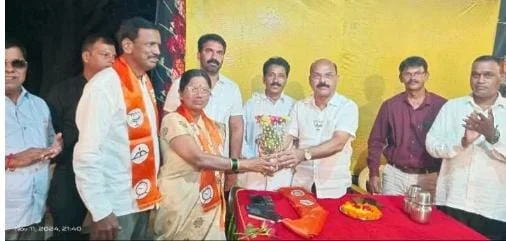 जि प माजी महिला बालकल्याण सभापती सपना पावसकर व ठाकरे सेनेचे कार्यकर्ते वासुदेव पावसकर यांचा भाजपात प्रवेश.