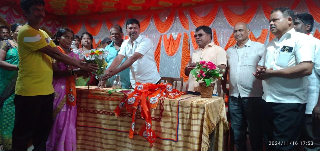 वायंगवडे ग्रा. पं. सदस्य मयुरी परब यांच्या सह अनेक ग्रामस्थांचा शिवसेनेत प्रवेश.