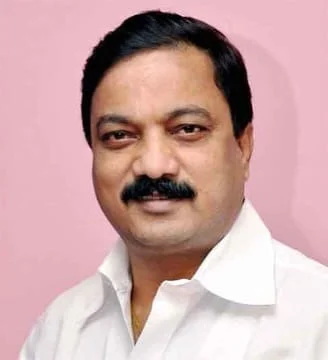 अपयशी खासदाराला जनतेने विधानसभेत कशापायी निवडून द्यावे ; माजी आमदार परशुराम उपरकर यांचा सवाल.