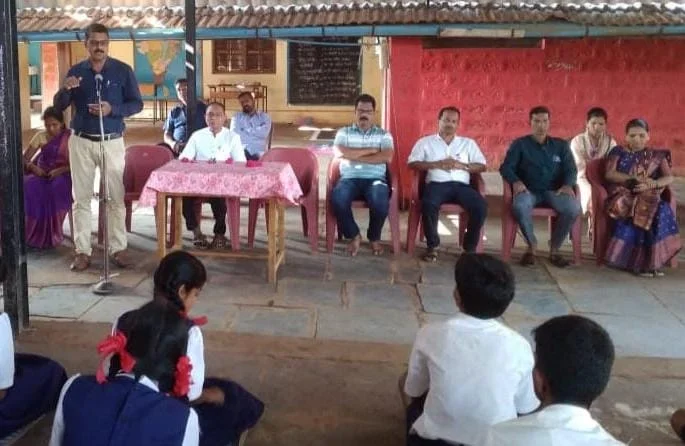 ओझर विद्यामंदिरध्ये संविधान दिन उत्साहात.